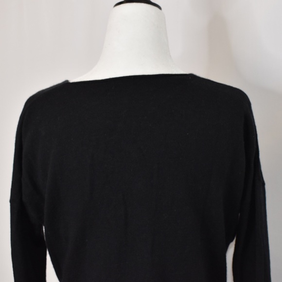 V Neck Sweater - Picture 4 of 4